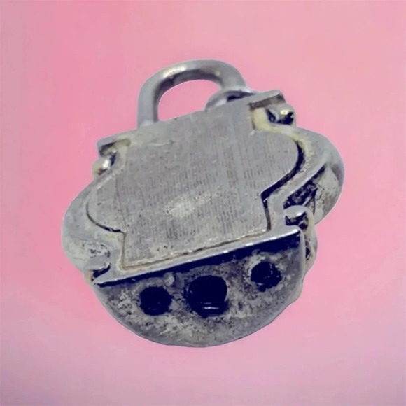 Heavy Ribbed Cable Padlock Silver Gold Tone Pendant - Picture 3 of 3